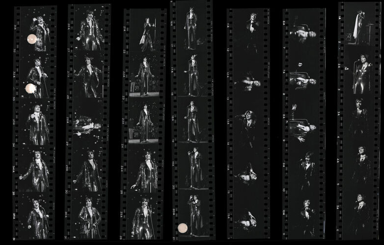 TON_M_Contact_038: Liza Minnelli