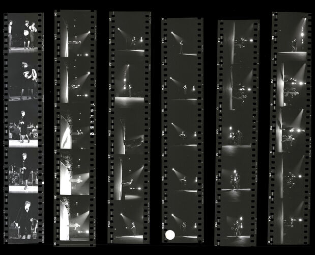 TON_M_Contact_048: Liza Minnelli