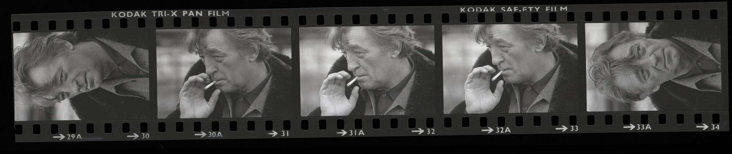 TON_M_Contact_072: Robert Mitchum