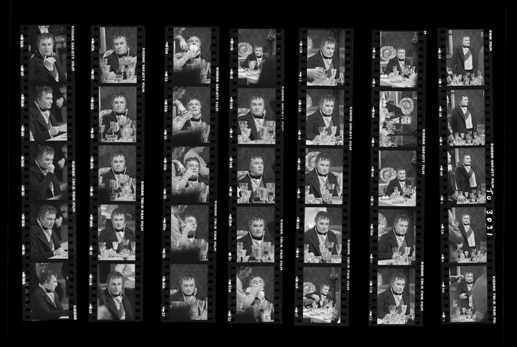 TON_M_Contact_204: Sarah Miles