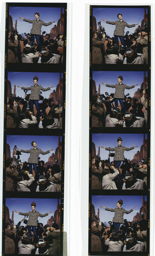 TON_MossK_contact_031: Kate Moss