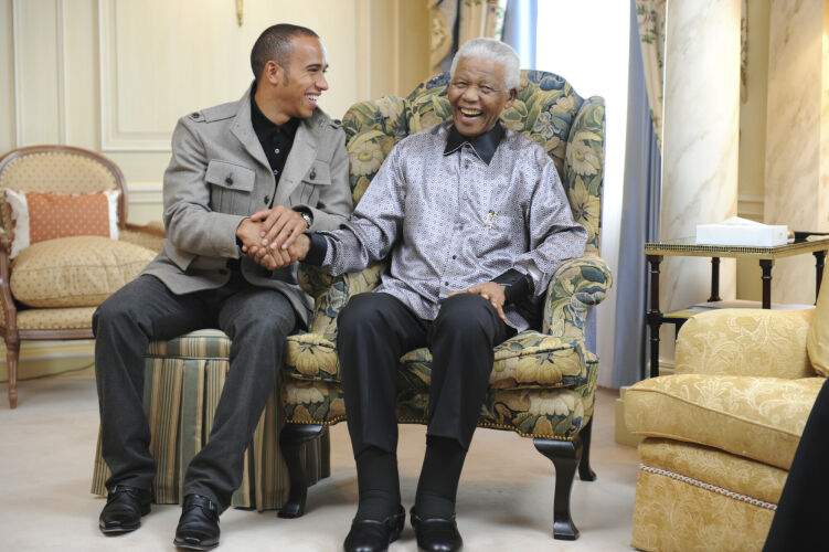 TON_NM004: Nelson Mandela and Lewis Hamilton, London 2008