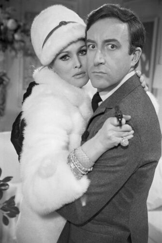 TON_PSinUA025: Ursula Andress and Peter Sellers