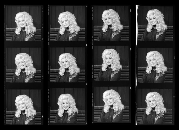 TON_P_Contact_011: Dolly Parton