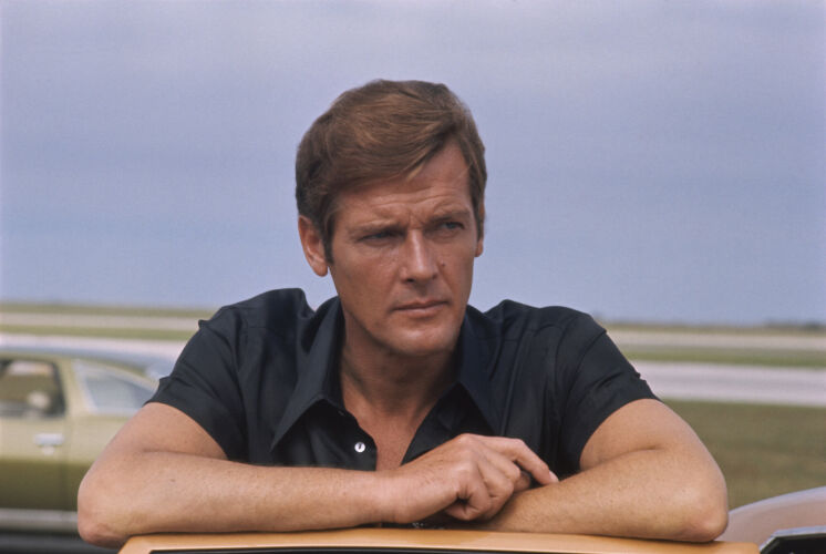 TON_RM003: Roger Moore