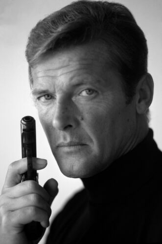 TON_RM008: Roger Moore