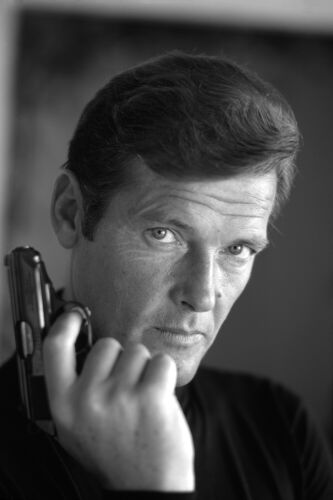 TON_RM026: Roger Moore