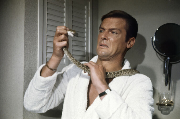 TON_RM031: Roger Moore