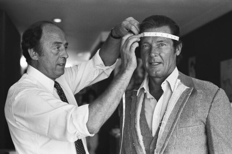 TON_RM039: Roger Moore