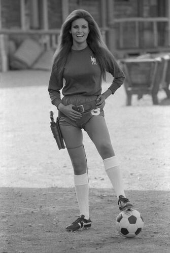 TON_RW072: Raquel Welch