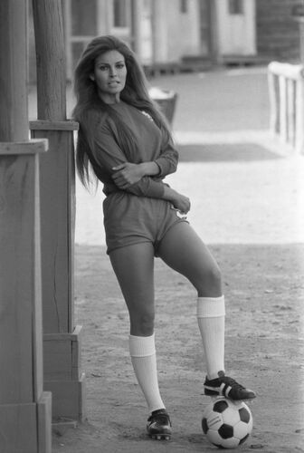 TON_RW073: Raquel Welch