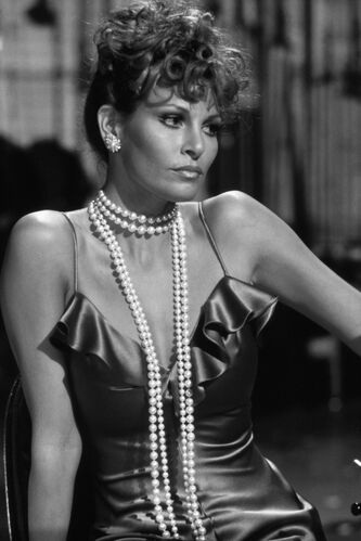 TON_RW113: Raquel Welch