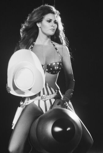 TON_RW128: Raquel Welch