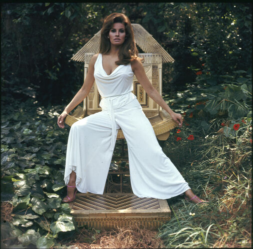 TON_RW164: Raquel Welch