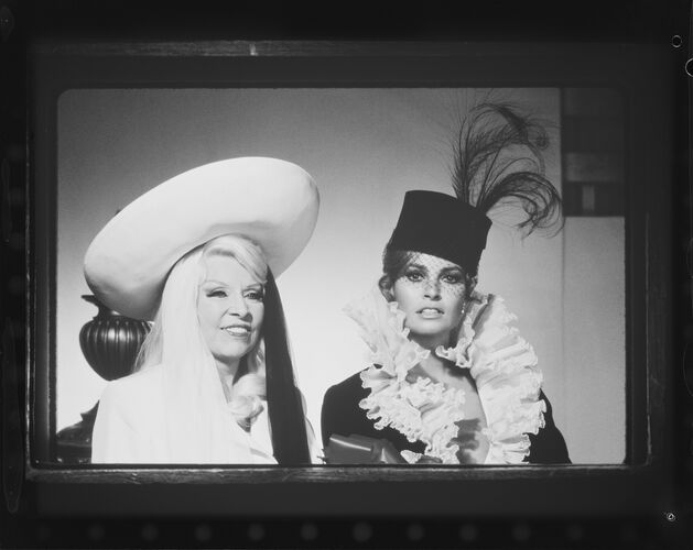 TON_RW217: Raquel Welch