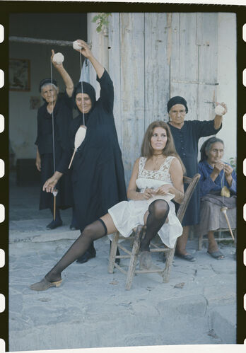 TON_RW224: Raquel Welch