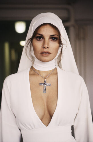 TON_RW271: Raquel Welch