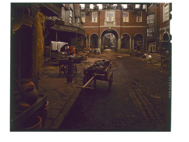 TON_R_Contact_098: Revolution