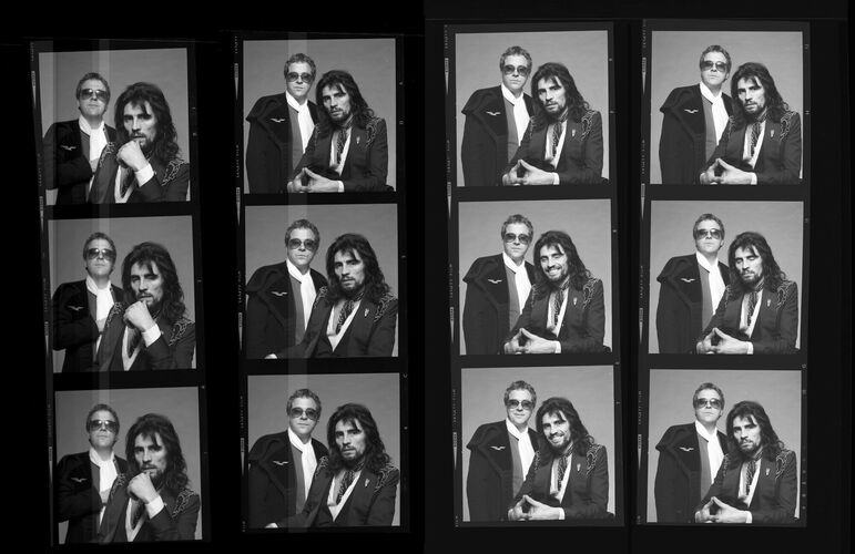 TON_R_Contact_116: Steve Gibbons