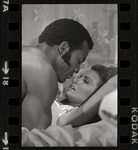 TON_Raquel_Contact_001: 100 Rifles