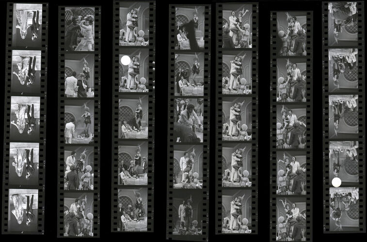 TON_Raquel_Contact_006: Raquel Welch