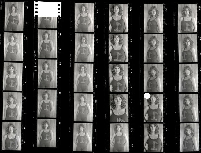 TON_Raquel_Contact_007: Raquel Welch