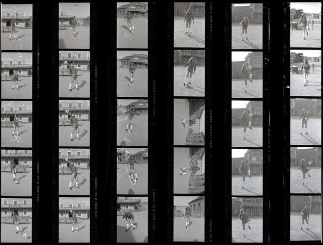 TON_Raquel_Contact_012: Raquel Welch