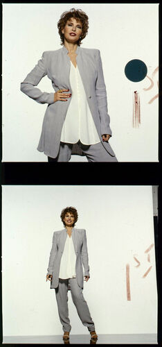 TON_Raquel_Contact_043c: Raquel Welch