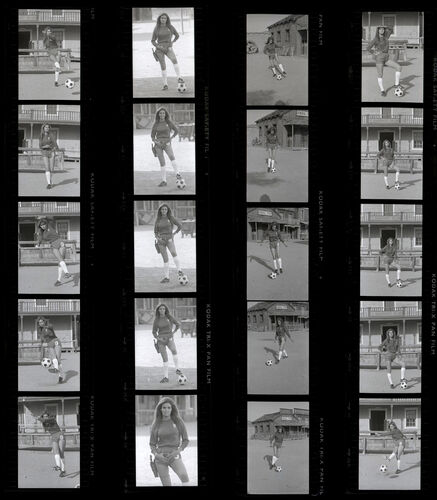 TON_Raquel_Contact_047: Raquel Welch