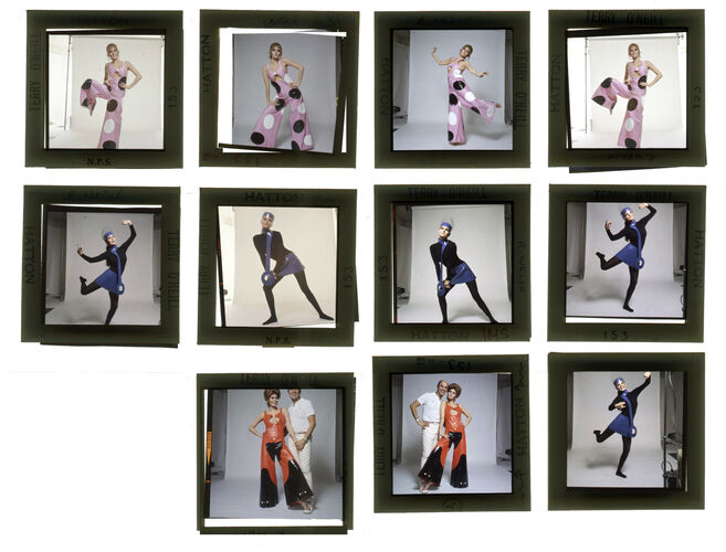 TON_Raquel_contact_088: Raquel Welch