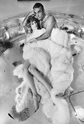 TON_SC032: Sean Connery as Bond with Jill St John