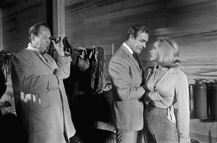 TON_SC073: Honor Blackman and Sean Connery