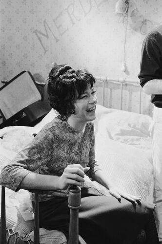 TON_SML002: Shirley MacLaine