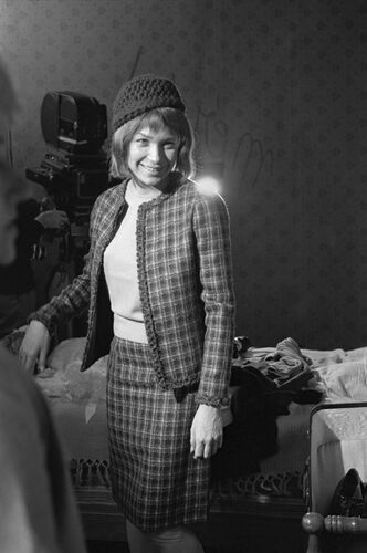 TON_SML006: Shirley MacLaine