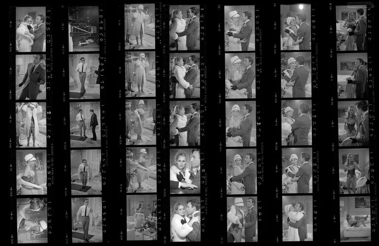 TON_S_Contact_013: Ursula Andress and Peter Sellers