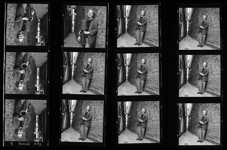 TON_S_Contact_142: Ronnie Scott