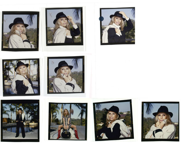 TON_S_Contact_176: Nancy Sinatra