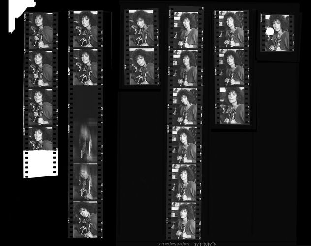 TON_S_Contact_182: Barbra Streisand