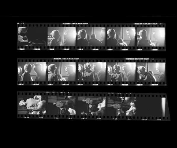 TON_S_contact_199: Maggie Smith