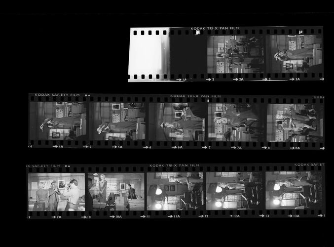 TON_S_contact_204: Maggie Smith