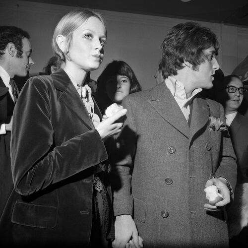 TON_TB226: Twiggy and Justin de Villeneuve