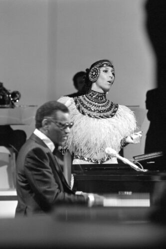 TON_TOM218: Ray Charles and Cher