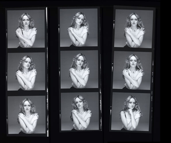 TON_T_Contact_055: Twiggy