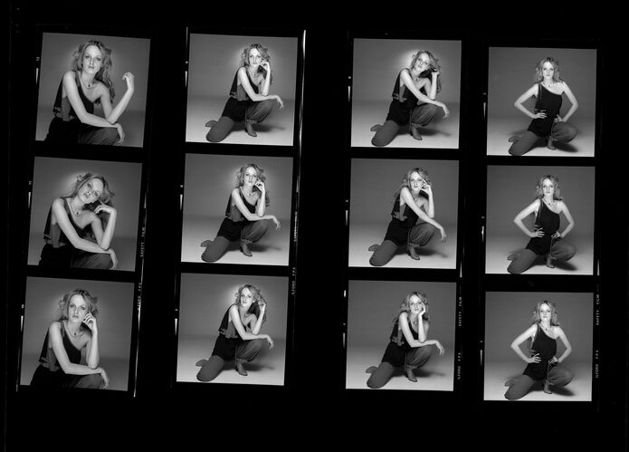 TON_Twiggy_Contact_003: Twiggy