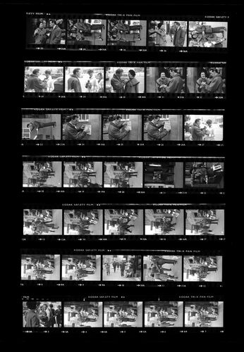 TON_Twiggy_Contact_007: Twiggy