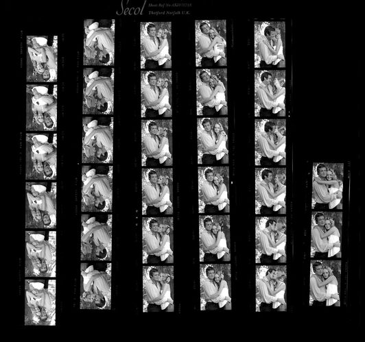 TON_Twiggy_Contact_010: Twiggy