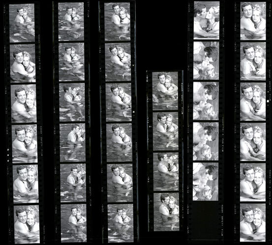 TON_Twiggy_Contact_022: Twiggy