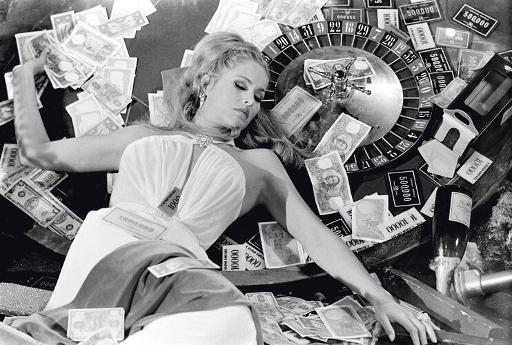 TON_UA015: Ursula Andress