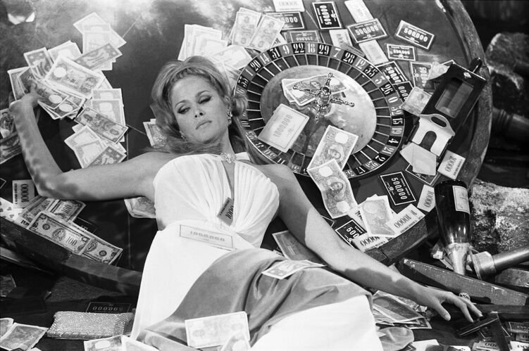 TON_UA016: Ursula Andress