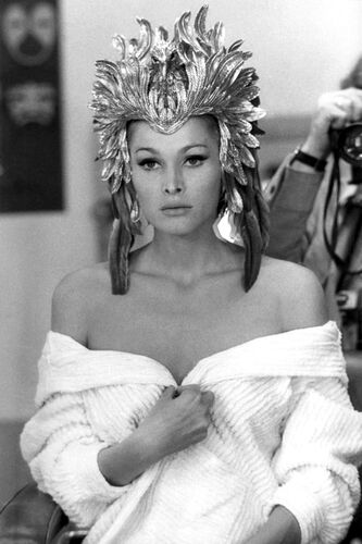 TON_UA042: Ursula Andress